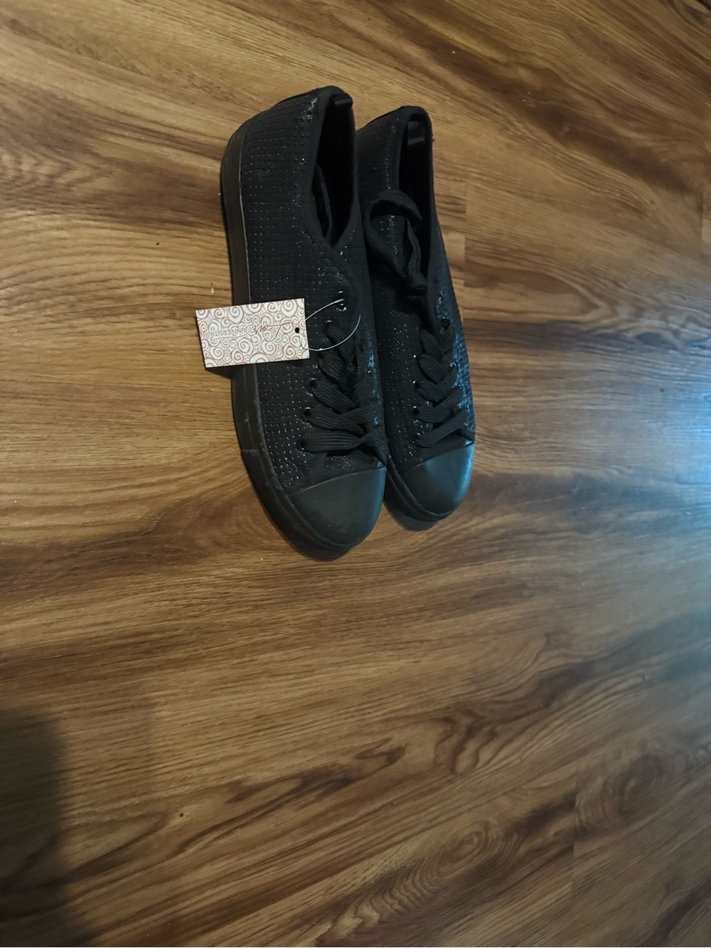 All-Black Low-Top Casual Sneakers
NEW never worn